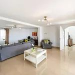 Вилла Casa Elena *